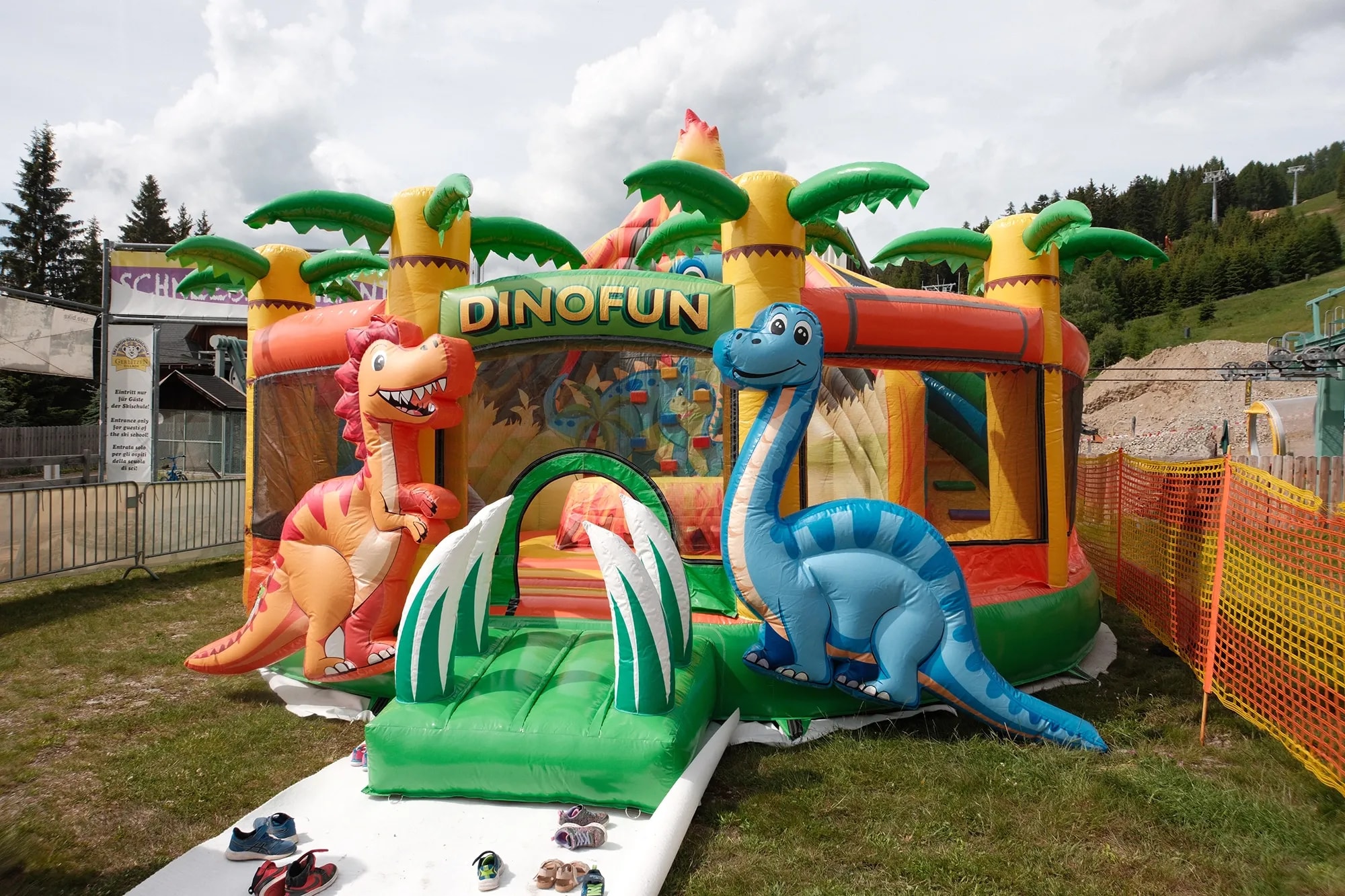 Dinofun Hüpfburg Gerlitzen Alpe