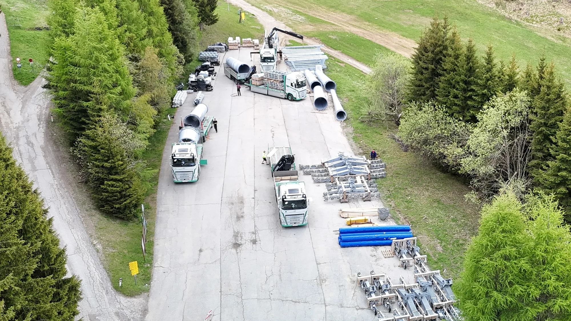 Anlieferung Stützen Kanzelbahn II Bautagebuch